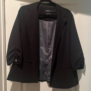 Torrid black blazer, doesn’t fit